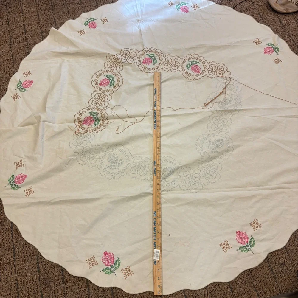Unbranded vintage round